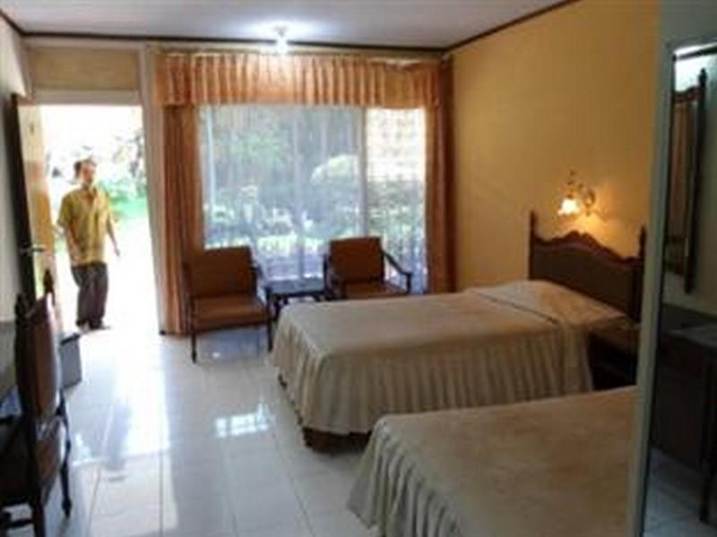 Hotel Safari 젬벨 외부 사진